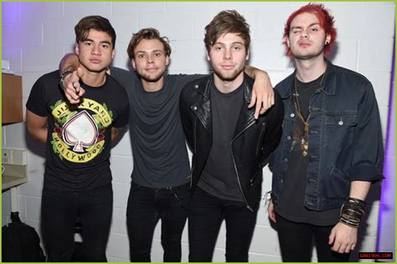 5 Seconds of Summer Rock the Plaza