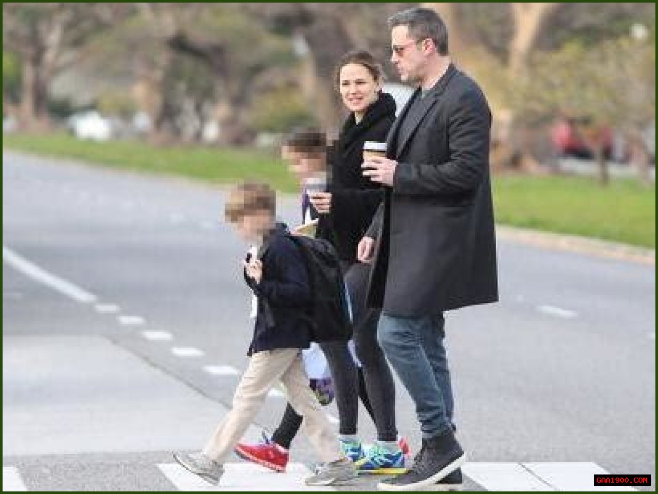 Ben Affleck Stops by Ex Jennifer Garner’s Home Amid Marriage Drama With Jennifer Lopez