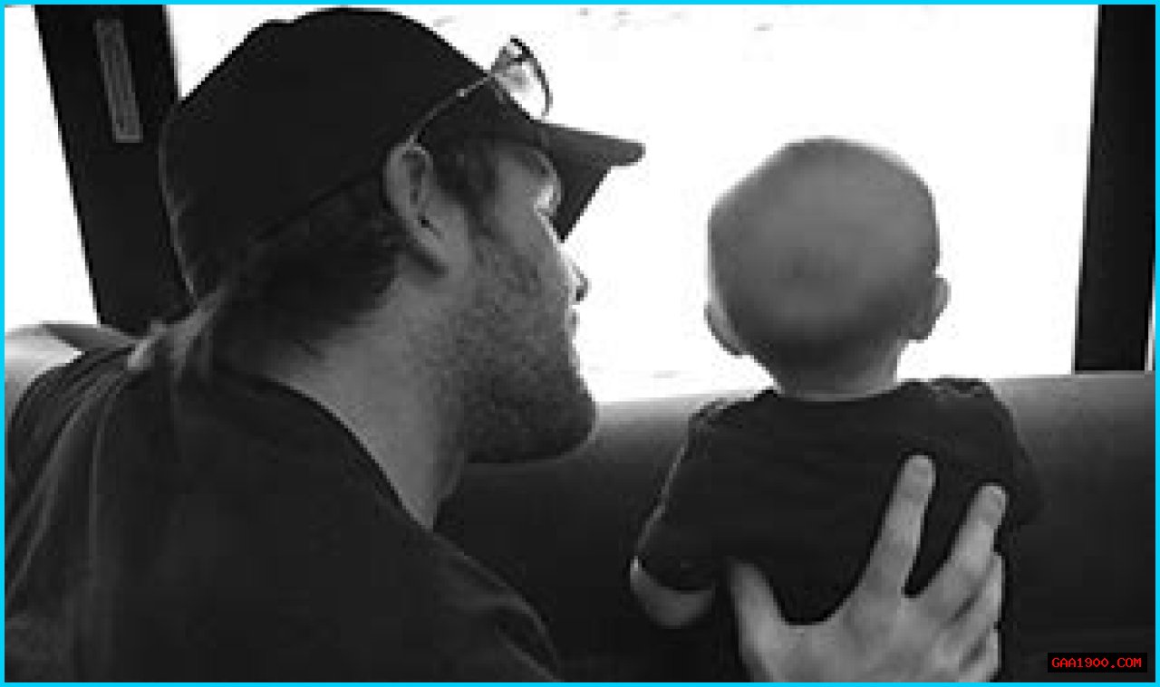 Carrie Underwood's Baby Isaiah, Husband Ride in Her Tour Bus: Photo
