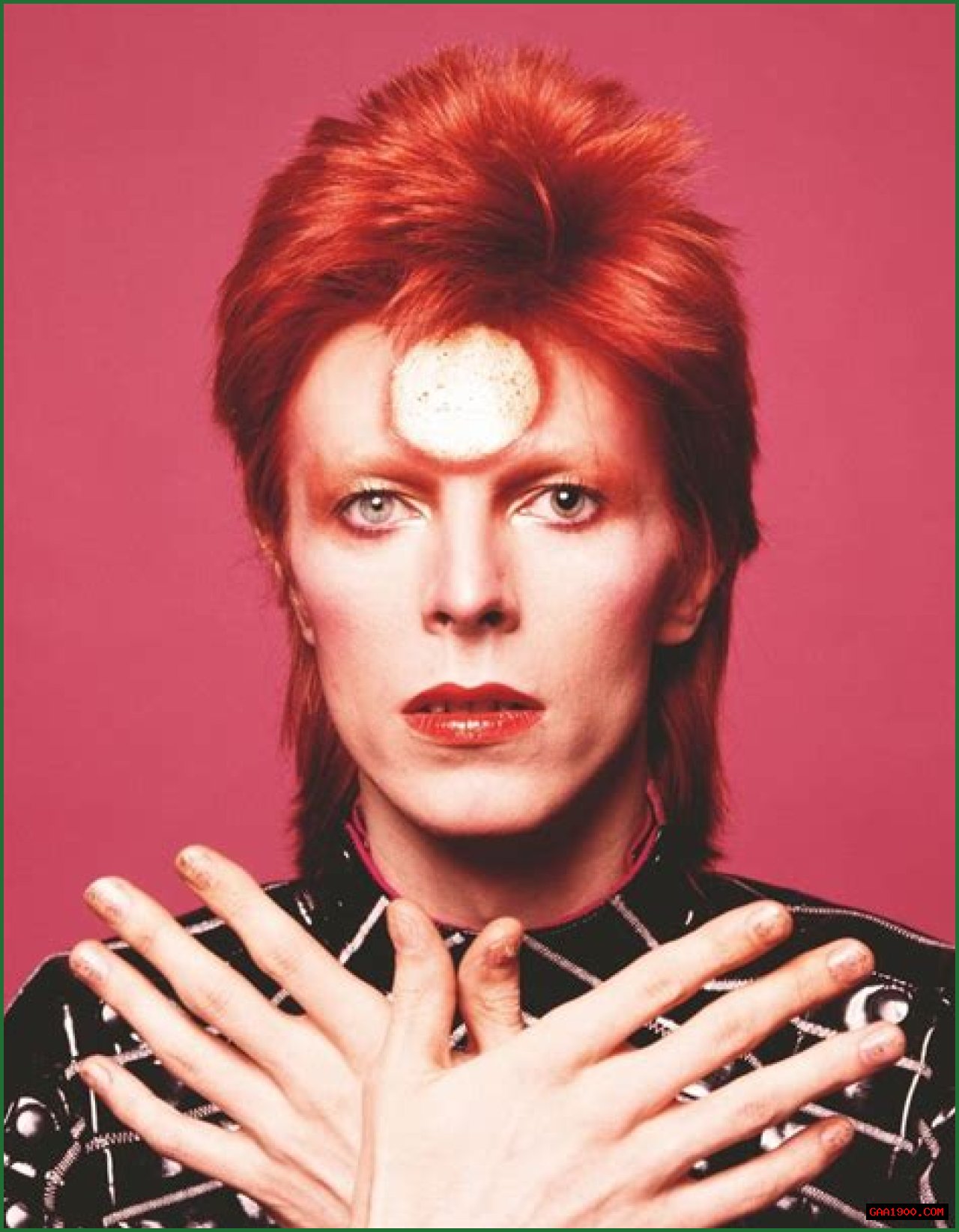 David Bowie announces new album