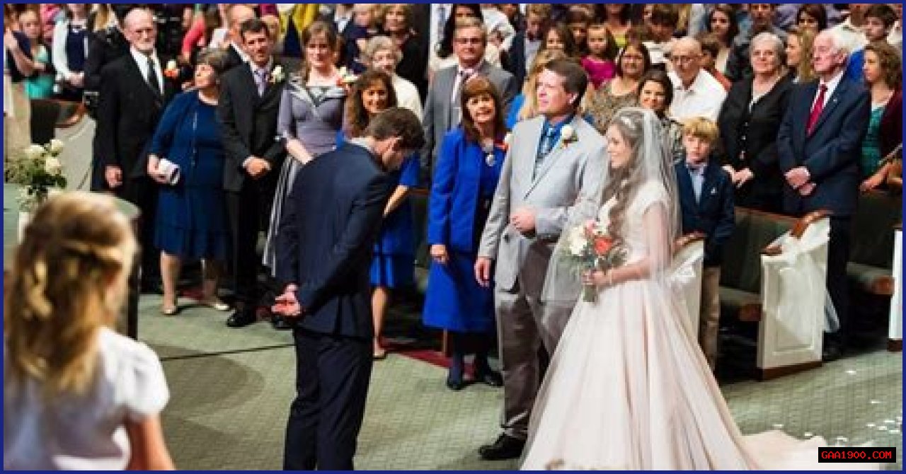 Jessa Duggar Posts 100 New Wedding Photos After Amy Ties the Knot