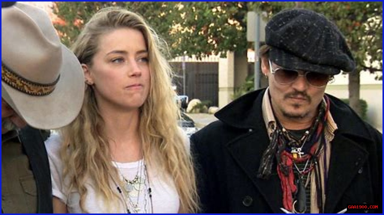Johnny Depp Pranks Amber Heard