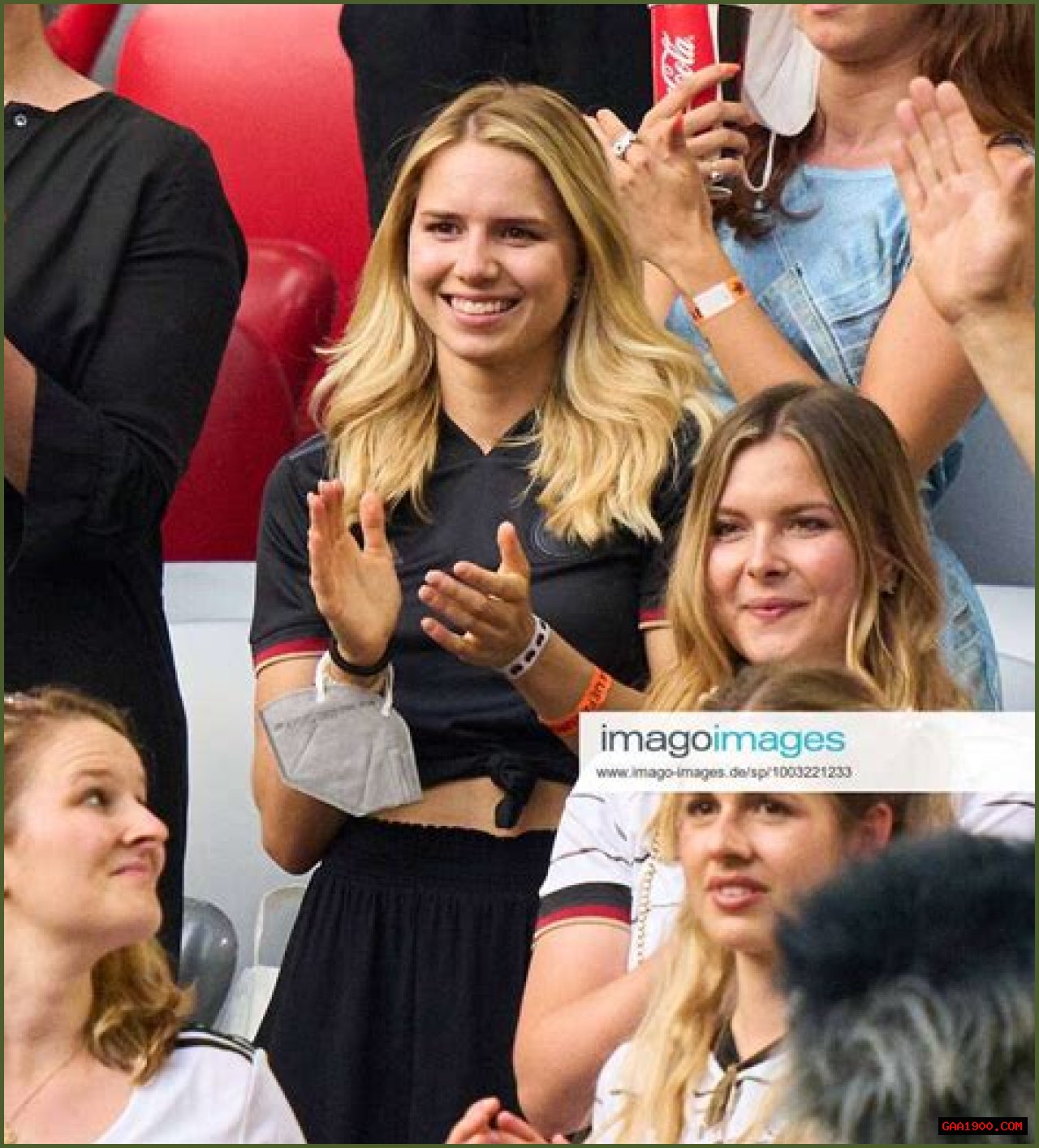 Manuel Neuer Girlfriend: Meet Anika Bissel
