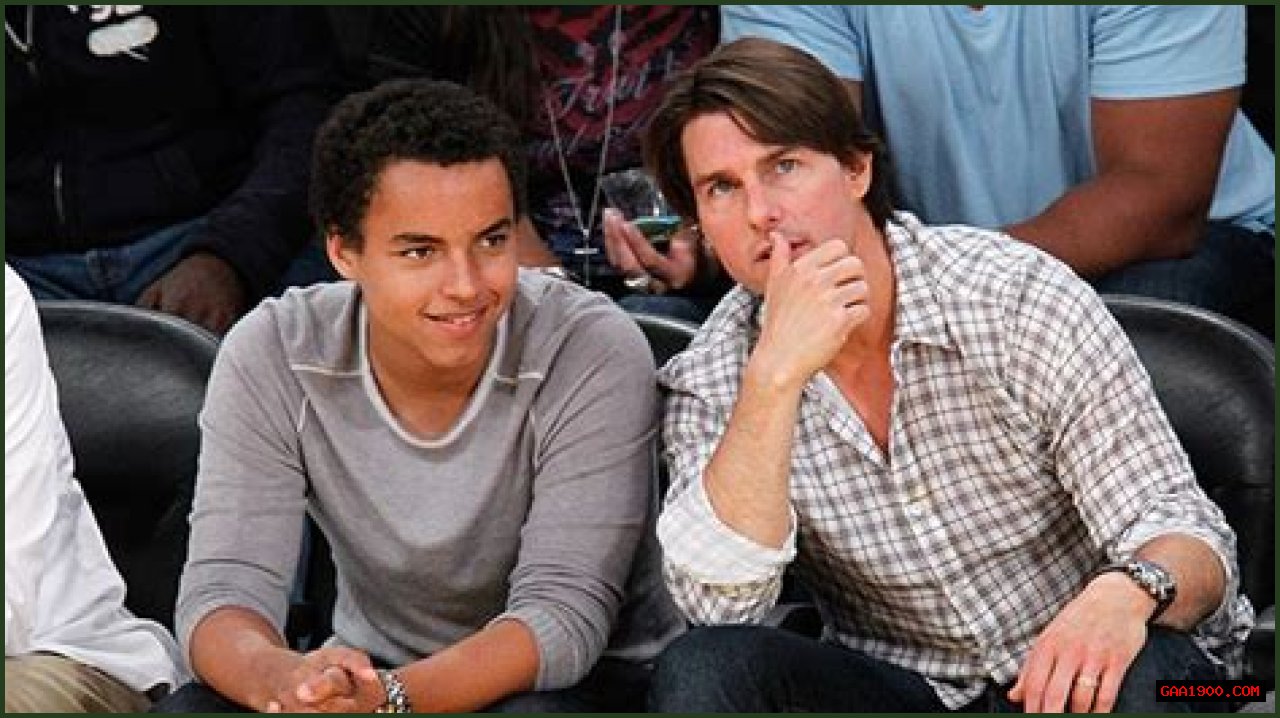 Tom Cruise Lands in London With Son Connor Cruise in Helicopter